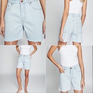 COTTON ON HIGH RISE MILEY SHORT light wash SIZE 8. New with tags.